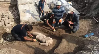 Aizanoi Antik Kenti kazısında 'Hygieia heykeli' bulundu