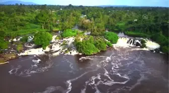 (DRONE) Kamerun'da Lobe Şelalesi eşsiz manzarasıyla ziyaretçilerini büyülüyor