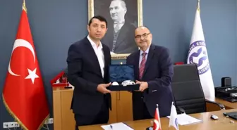 Sağlık çalışanlarına ve lise öğrencilerine akademik destek