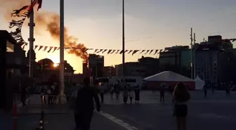 Son dakika haberleri: Taksim'de bir bankanın elektrik panosundaki yangın otele sıçradı