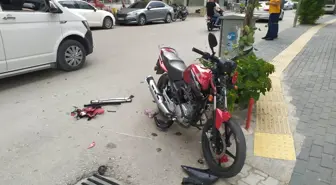 Vezirköprü'de otomobilin çarptığı motosiklet sürücüsü yaralandı