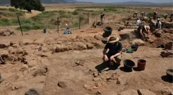 ZİNCİRLİ HÖYÜK'TE, DEMİR VE ORTA ÇAĞ ESERLERİ BULUNDU