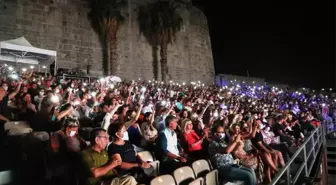 Bodrum Belediyesi Kale Konserleri'nin 2. etabı Sakiler grubunun konseri ile start aldı