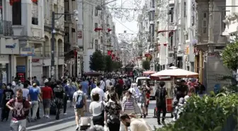 İSTİKLAL CADDESİ PANDEMİ ÖNCESİNE DÖNÜYOR