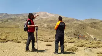 Süphan Dağı'nda kaybolan turisti arama çalışmaları devam ediyor