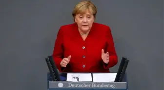 Merkel: Afganistan'daki kazanımların korunması için Taliban ile görüşülmeli