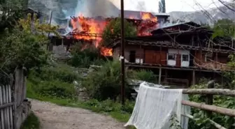 Son dakika: Erzurum'da çıkan yangında 4 ev hasar gördü