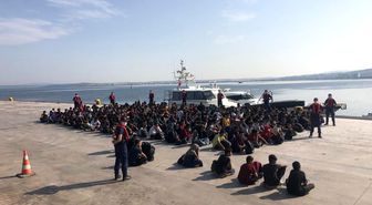 Çanakkale açıklarında 204 düzensiz göçmen yakalandı