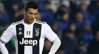 Cristiano Ronaldo kimdir? Cristiano Ronaldo kaç yaşında, aslen nerelidir? Cristiano Ronaldo hangi mevkide oynuyor, boyu kaçtır? Ronaldo'nun yaşı kaç?