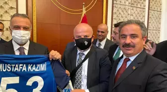 Son dakika haberi... Irak Başbakanı el-Kazimi'ye Çaykur Rizespor forması