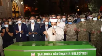 Şanlıurfa Valisi Abdullah Erin'in vefat eden babasının cenazesi Mardin'de toprağa verildi