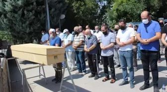 Konya'da Kovid-19 nedeniyle vefat eden akademisyen, son yolculuğuna uğurlandı