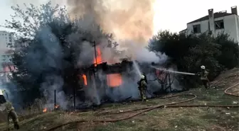 Pendik'te gecekondu yangını