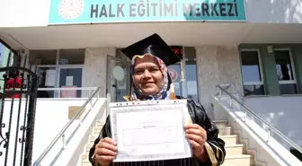 58 yaşında lise diploması aldı şimdiki hedefi ise üniversite okumak