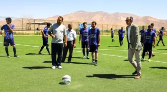 Gürpınar Belediyesinden mahalleler arası futbol turnuvası