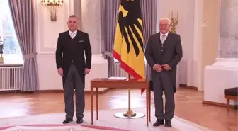 Türkiye'nin Berlin Büyükelçisi Şen, Cumhurbaşkanı Steinmeier'e güven mektubunu sundu