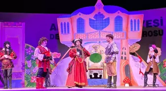 Çizmeli Kedi ve Pinokyo Müzikali, Akhisarlı çocuklarla buluştu