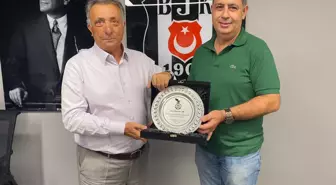 Başkan Yıldız'dan Başkan Çebi'ye plaket