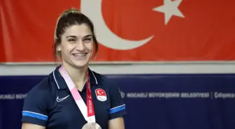 Paralimpik judocu Zeynep Çelik, Tokyo'da bronz madalya kazanmanın 'buruk' sevincini yaşıyor Açıklaması