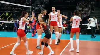 Türkiye-Sırbistan: Filenin Sultanları, Avrupa Kadınlar Voleybol Şampiyonası'nda yarı finalde Belgrad'da Sırbistan karşısında