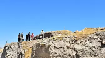 Arslantepe Höyüğü'nde 24 mezar ve 6 ev kalıntısı bulundu