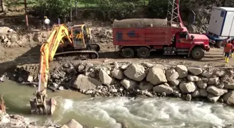 Son dakika haberleri! Tünelde son 20 metre: Selde kaybolan işçiyi arama çalışmaları devam ediyor