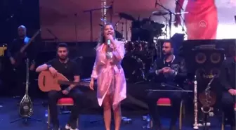 AFYONKARAHİSAR - Türkiye MotoFest etkinliğinde Kıraç ve Merve Özbey sahne aldı