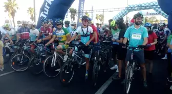 Turkcell GranFondo İzmir'de pedallar eğitim için döndü