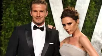 Victoria Beckham, eşi David Beckham'ın kalçasını 'Rica ederim' diyerek paylaştı