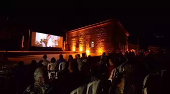 Altıeylül'de 'açık hava sinema günleri' etkinliği düzenlendi