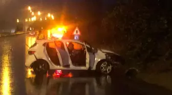 Samsun'da refüje çarpan otomobildeki 3 kişi yaralandı