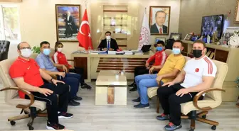 Manisa'da başarılı sporcular ödüllendirildi