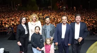 Milletvekili Tüzün ve Başkan Şahin, Buray konserinde çocuklarla sahneye çıktı