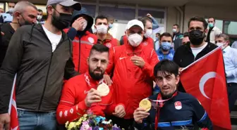 Türkiye'nin gururu olan sporcular memleketleri Of'ta coşkuyla karşılandı