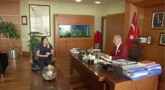 Olimpiyat üçüncüsü Merve Çoban, Bayrampaşa Belediye Başkanı Aydıner'i ziyaret etti