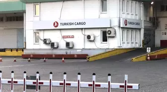 Adana Havalimanı'nda klima ünitesinin patlaması sonucu 2 işçi yaralandı