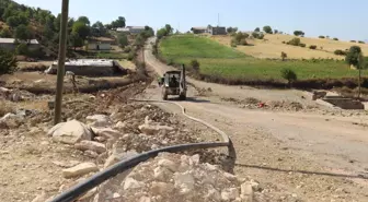 Hazro ilçesinde şebeke hattı yapılıyor