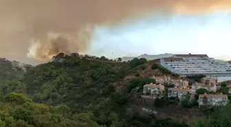 İspanya'da tatil beldesinde yangın: Yaklaşık 500 kişi tahliye edildi