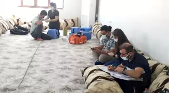 Mardin'de mobil aşı ekipleri, şehri 'mavi renge' kavuşturmak için köy köy gezerek hizmet sunuyor