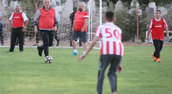 Nevşehir Belediye Başkanı, Sevgi Evleri'nde kalan çocuklarla futbol maçı oynadı