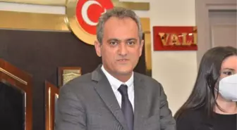 Bakan Özer: 'Kovid-19 vakası nedeniyle kapatılan, eğitim öğretime ara veren okulumuz bulunmamaktadır'