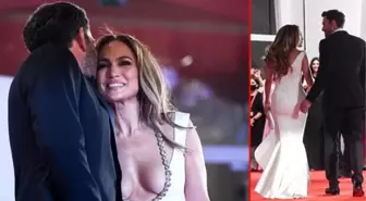 Jennifer Lopez ve Ben Affleck aşk gösterisi yaptı: Beklenen öpücük geldi