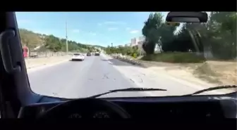 Son dakika haber... KARTAL'DA KAZAYA DAVETİYE; YOLA DÜŞEN ÇUVALLAR SÜRÜCÜLERE ZOR ANLAR YAŞATTI