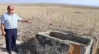 ROMA DÖNEMİ KAYA MEZARLARDA DEFİNECİ TAHRİBATI