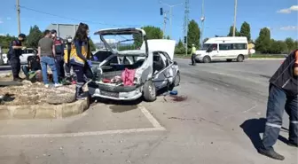 Sivil polis aracı ile otomobil çarpıştı: 2'si polis 5 yaralı