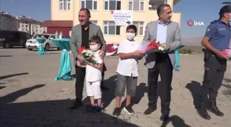 Endemik Erciş üzümünün bağ bozumu yapıldı