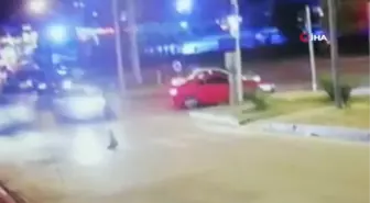 Son dakika haberi... Samsun'da otomobilin yayaya çarpıp fırlattığı feci kaza kamerada