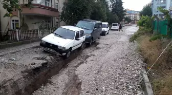 Ankara'da tır demir bariyerlere çarptı: 1 yaralı