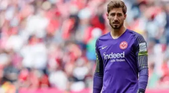 Eintracht Frankfurt kalecisi Kevin Trapp, Mesut Özil'i öve öve bitiremedi: O bir futbol yıldızı