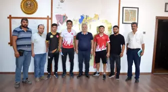 Özgan, bilek güreşinde dereceye giren sporcuları ödüllendirdi